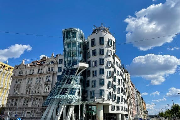 Maison qui danse | Hotel Páv Prague