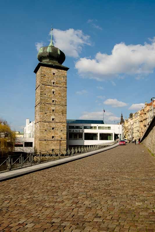 Ausstellungshalle Manes | Hotel Páv Prag